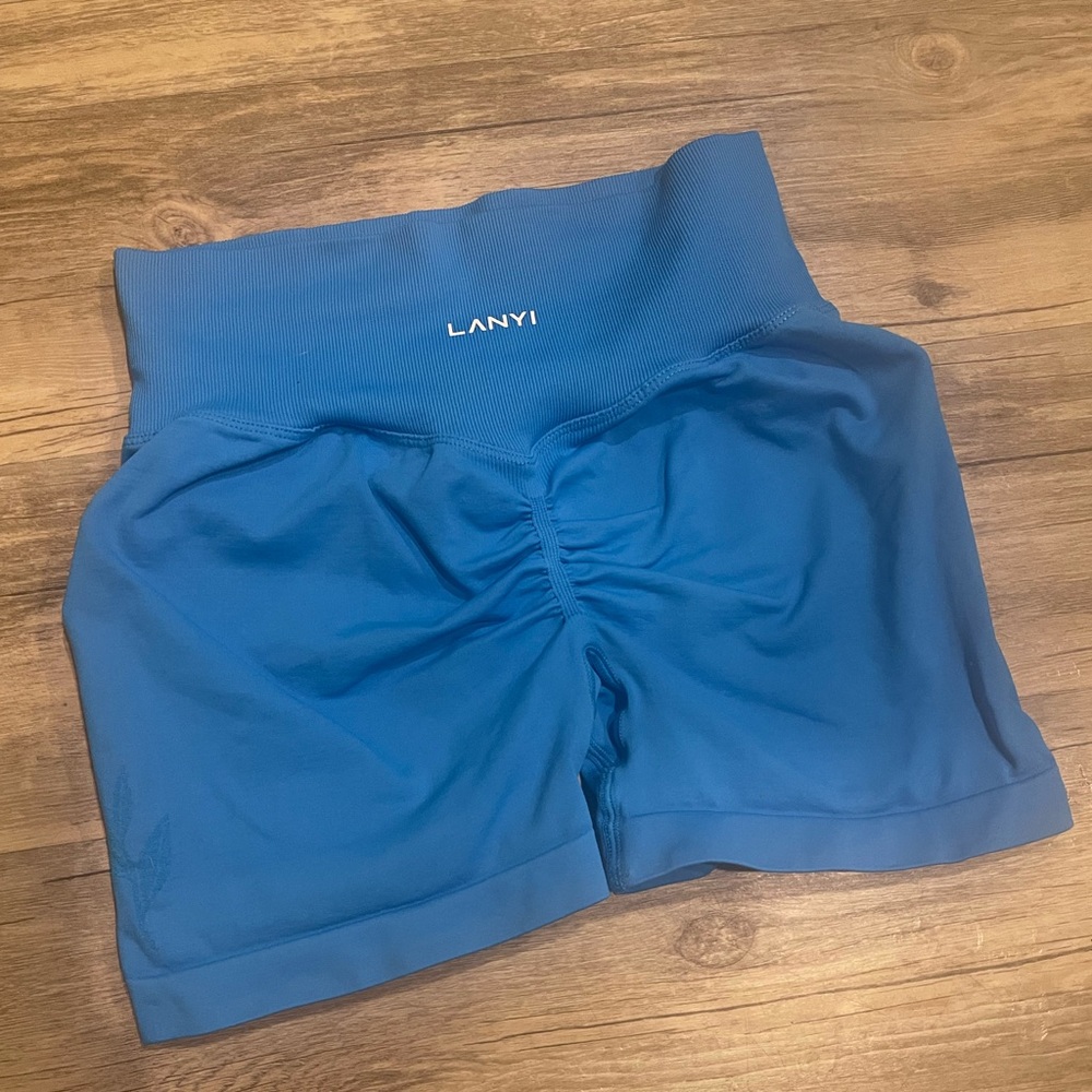 Dfyne Shorts Lanyi Edit